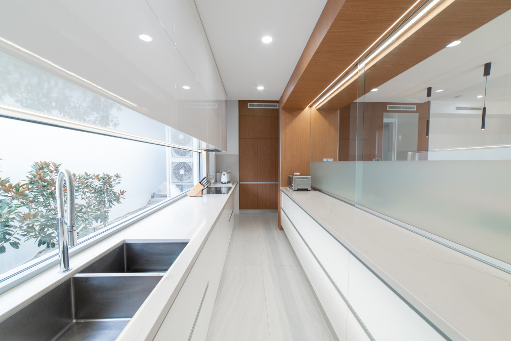 A simple and clean modern kitchen inside a Trendsetter custom home in Perth